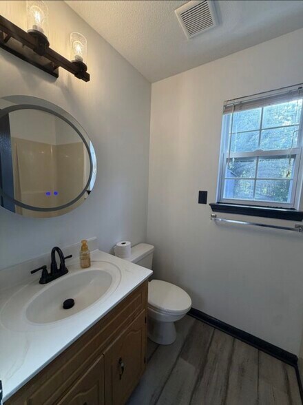 Building Photo - 3531 Sandpiper Dr