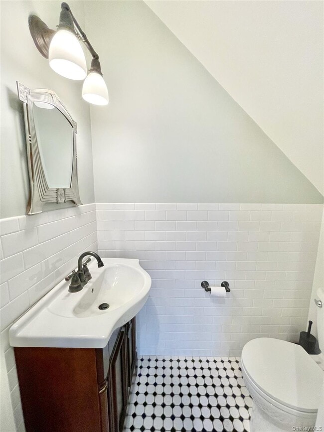 Building Photo - 460 Bay Ave