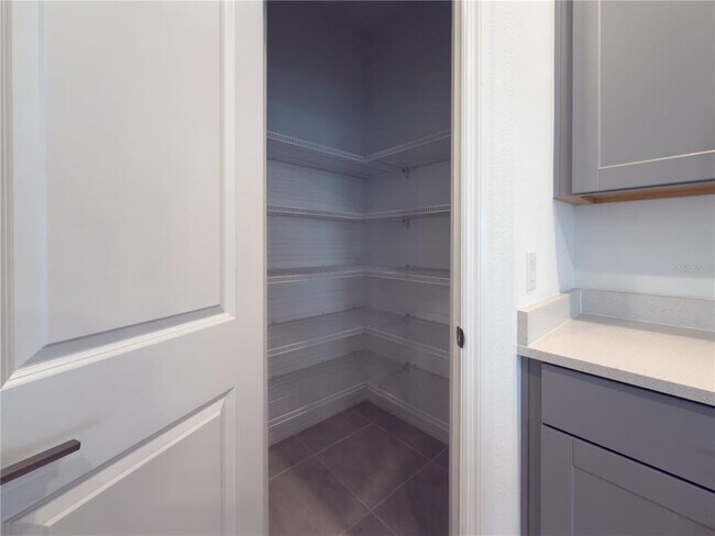 Building Photo - 5060 Spangle Dr