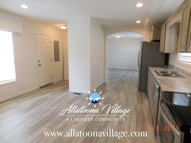 Building Photo - 3BR/2Bth w/ Lake Access and Pet Friendly i...