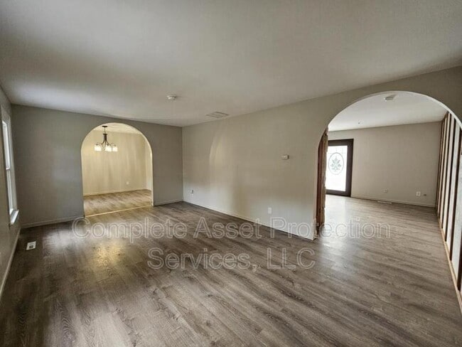 Building Photo - 8911 Park Valley Ct