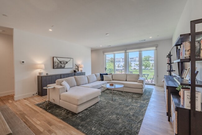 Building Photo - 7207 Gaston Ave