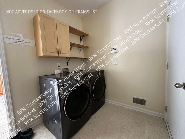 Building Photo - 2119 Cattail Cir