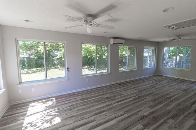 Building Photo - 1404 Jean Rae Dr