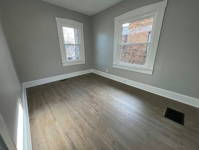 Building Photo - 3628 Birchwood Ave