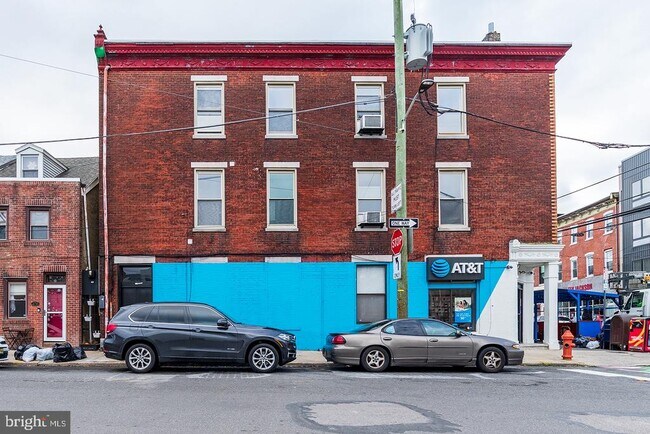 Building Photo - 937 N 2nd St