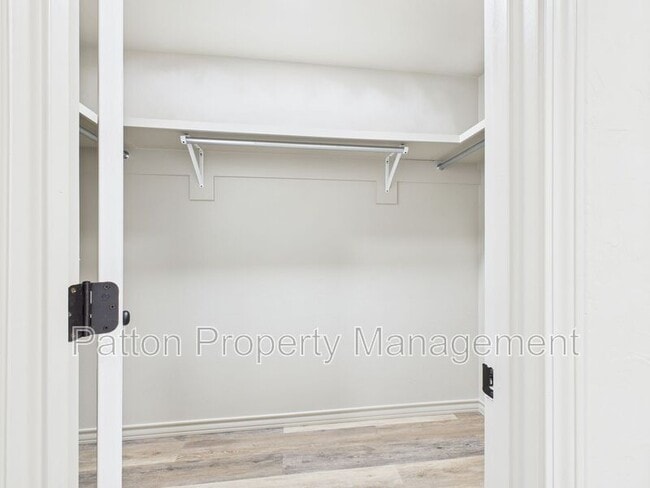 Building Photo - 10524 Tierra Sta. Dr