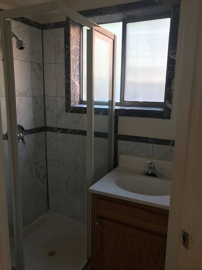 Building Photo - FIRST FLOOR 1 BD in PERFECT SoBo location ...