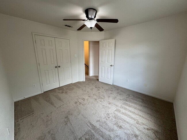 Building Photo - 4-Bedroom House for Rent in Killeen