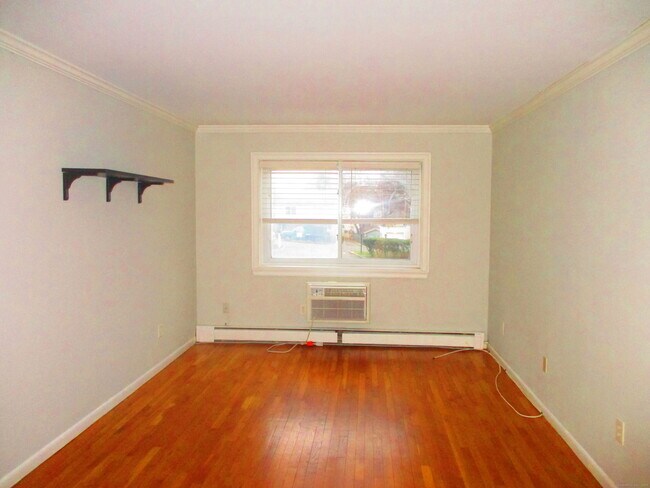 Building Photo - 18 Prospect St