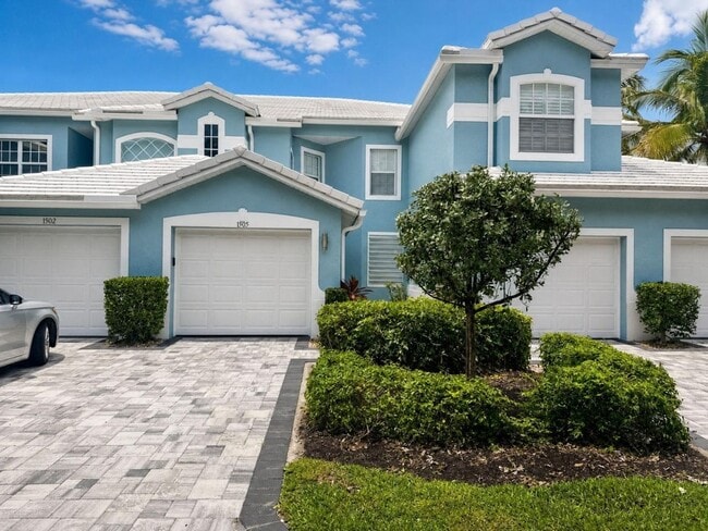 Building Photo - Beautifully furnished 2-bedroom and den, 2-bath in Sterlling Oak