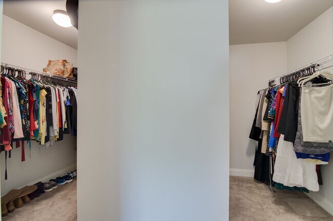 Building Photo - Available NOW MUST  see in McCoy's Creek
