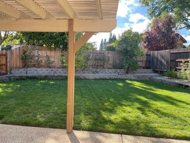 Building Photo - BEAUTIFUL 2 STORY IN FOLSOM WITH 4 BED, 3 ...