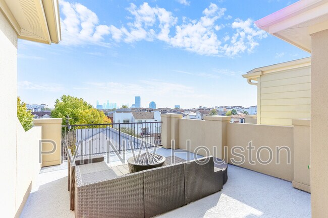 Building Photo - 5309 Blossom St