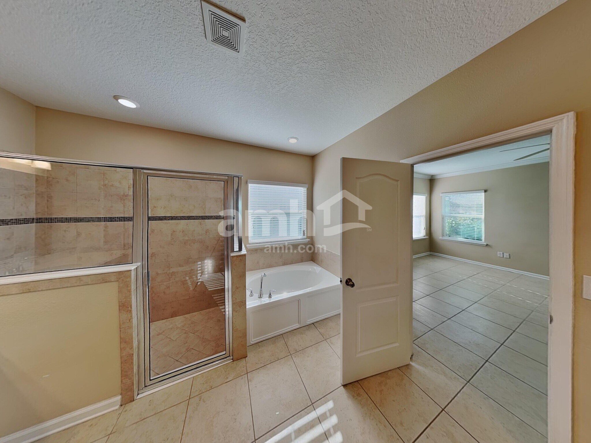 Building Photo - 210 Athens Dr