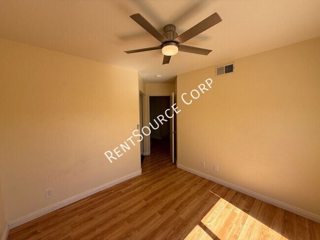 Building Photo - 2501 Summerchase Ave