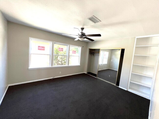 Building Photo - 10600 Andora Ave