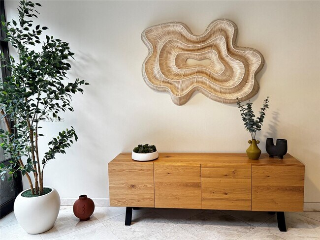 Building Photo - 2780 NE 183rd St