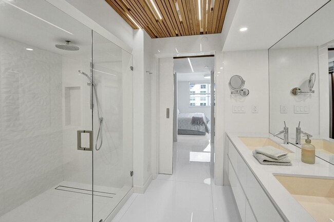 Building Photo - 3606 S Ocean Blvd