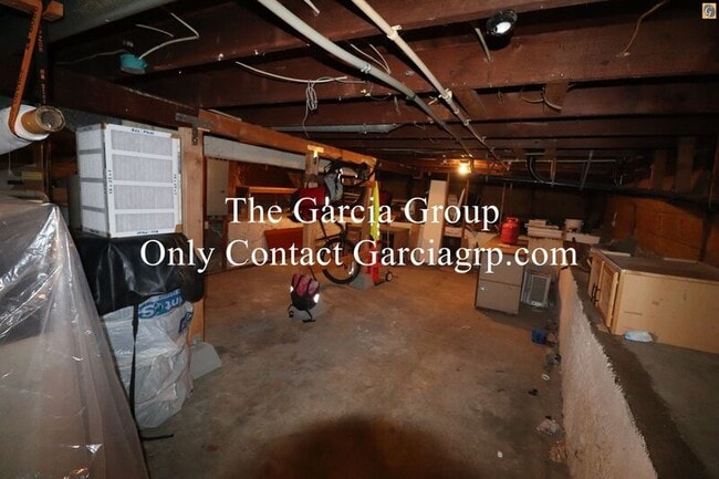Building Photo - 602 NE Brazee St