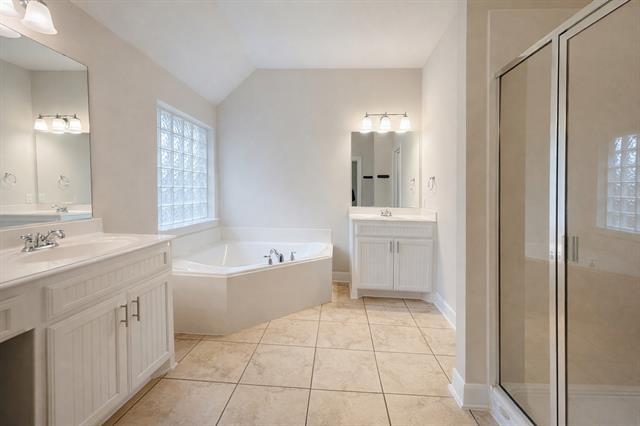 Building Photo - 3884 Banner Dr