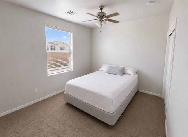 Building Photo - odern Living, Prime Location, Endless Convenience