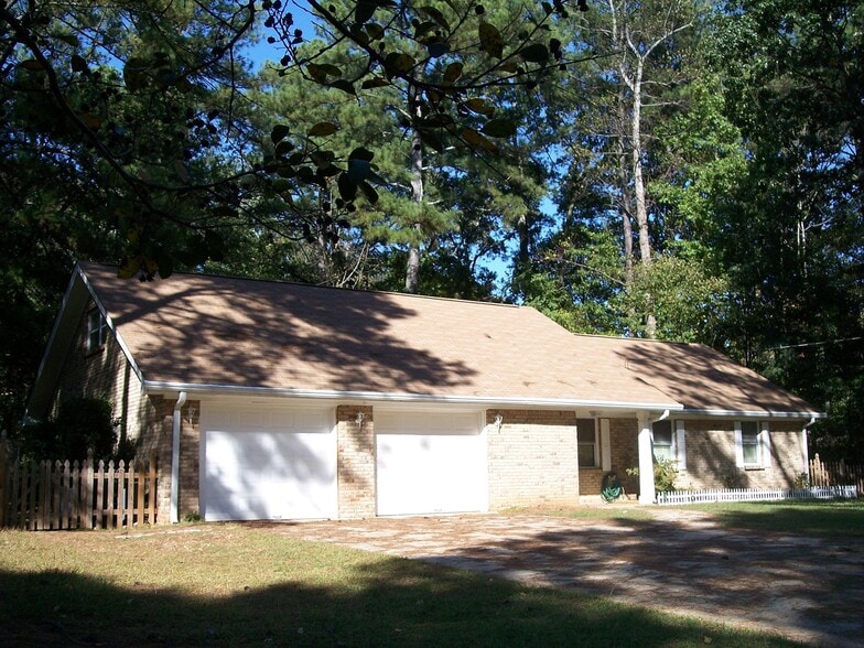 Building Photo - 3688 Idle Creek Dr