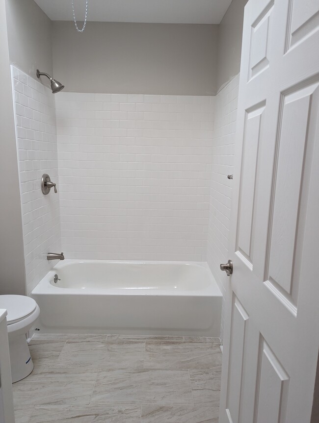 2nd floor bathroom - 872 Granite St