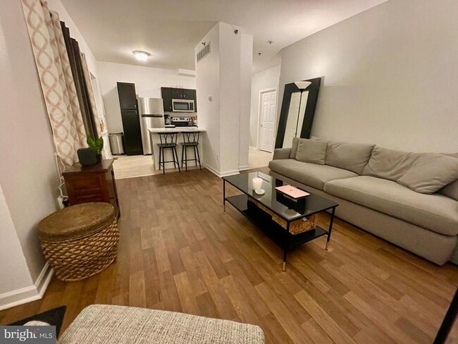 Building Photo - 301 N Darlington St