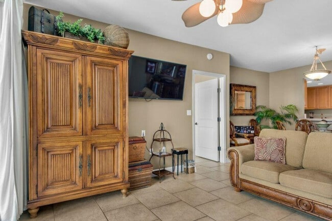 Building Photo - 2 Portofino Dr