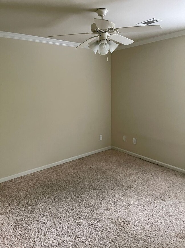 Building Photo - Stephanie Ct. Townhome