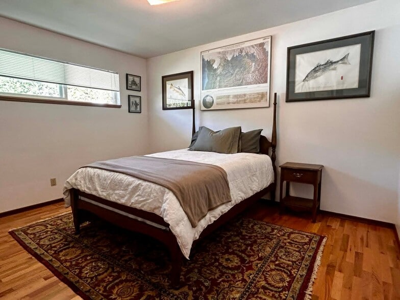 Building Photo - 302 N 37th Ave