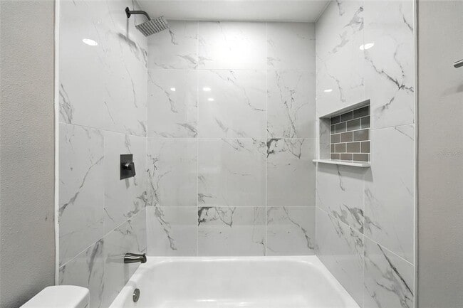 Building Photo - 427 Chicago Woods Cir