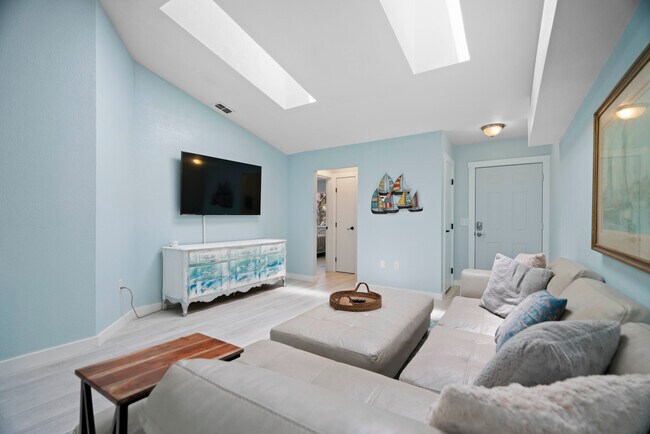 Building Photo - 1820 Rumar Ln