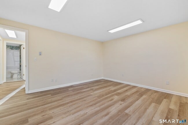 Building Photo - 85 Hicock Dr