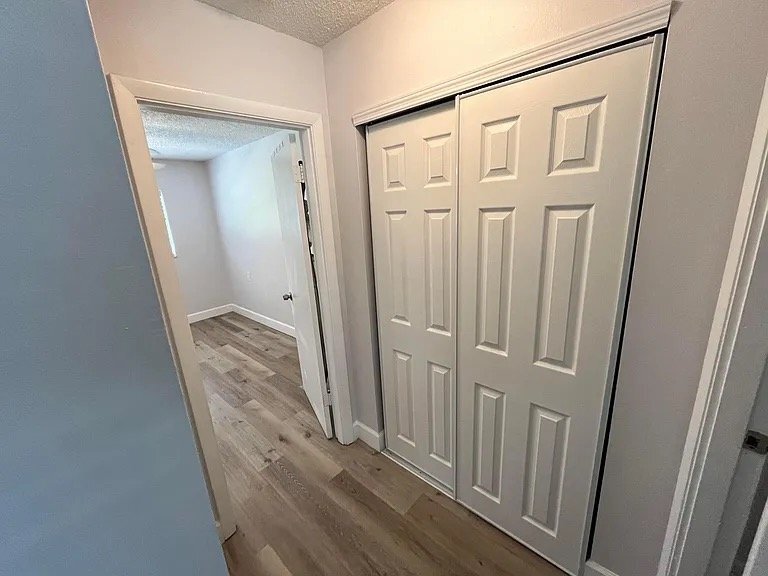 Building Photo - 6562 Redwood Oaks Dr