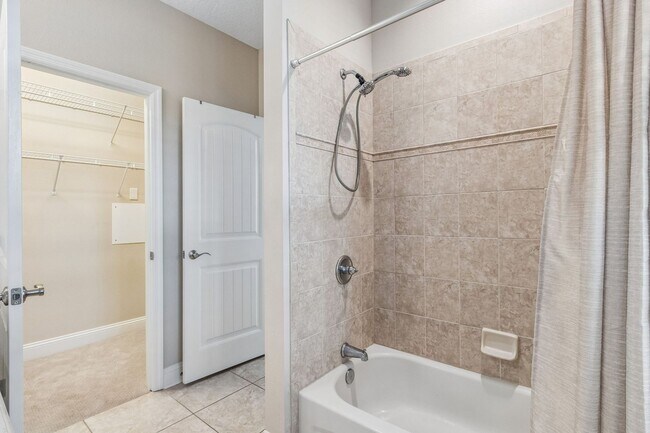 Building Photo - Coastal Luxury Townhome in Gated Amelia Island Community with Elevator & Garage