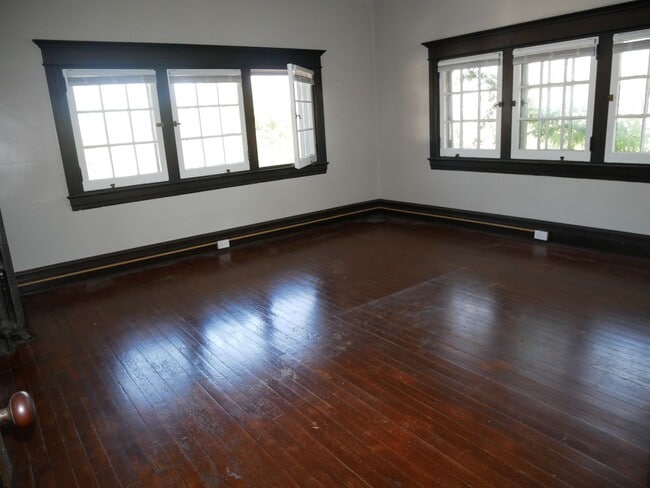 Building Photo - 2110 Walnut St