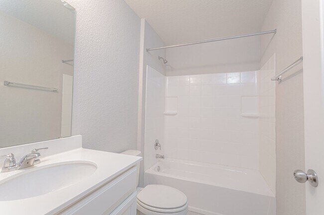 Building Photo - 632 Reinhardt Blvd