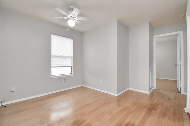 Building Photo - 3919 Rolling Springs Ln