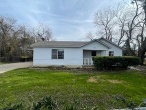 Building Photo - Updated La Vega ISD Home
