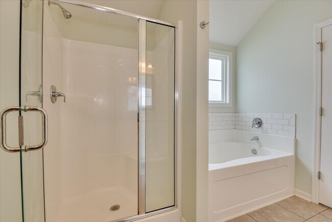 Building Photo - 1203 Belgrove Dr