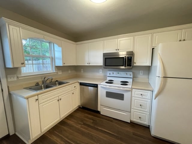 Building Photo - 4463 Belair Dr