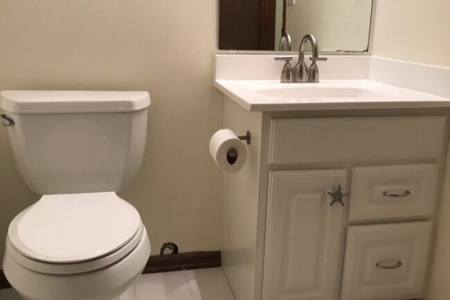 Building Photo - 1624 Kirkwood Dr