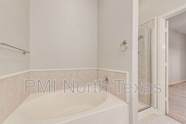 Building Photo - 11644 Lenox Ln