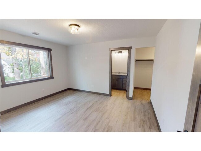 Building Photo - 11744 Kings Ln