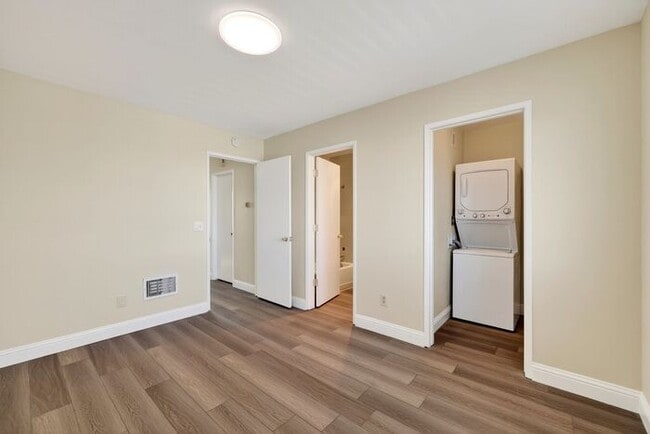 Building Photo - Modern Central Reno Gem | Minutes from Midtown Reno