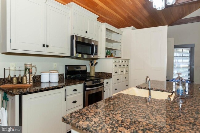 Building Photo - 1312 John Rissler Rd