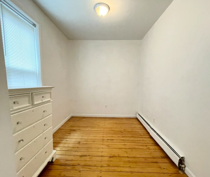 Building Photo - 52 Delle Ave