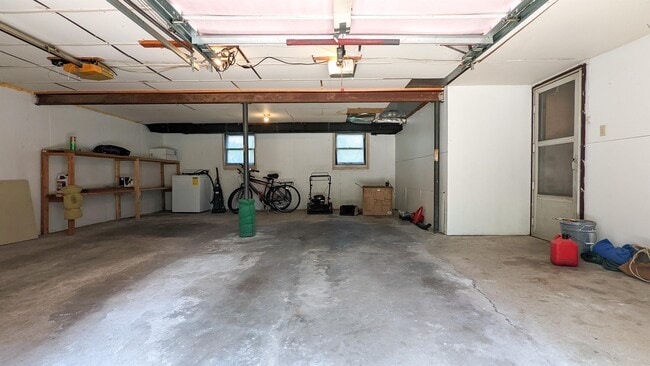 Building Photo - 1832 Ranser Rd